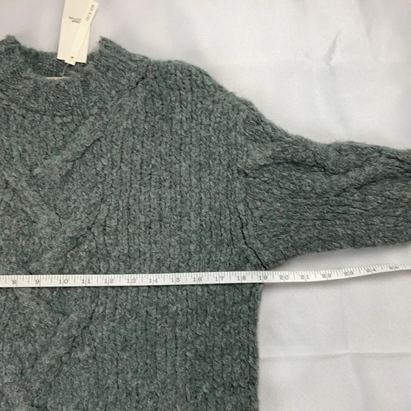 NWT Urban Outfitters Cable Knit Wool‎ Blend Crew Neck Sweater - Picture 8 of 10